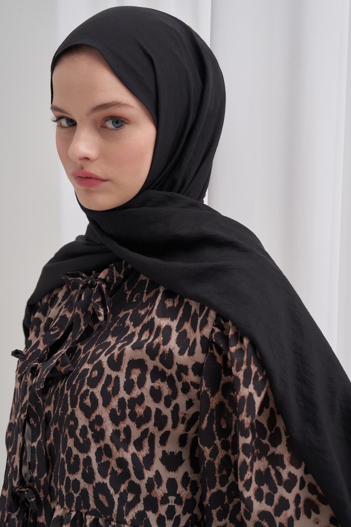 Organic Crinkled Scarf Black