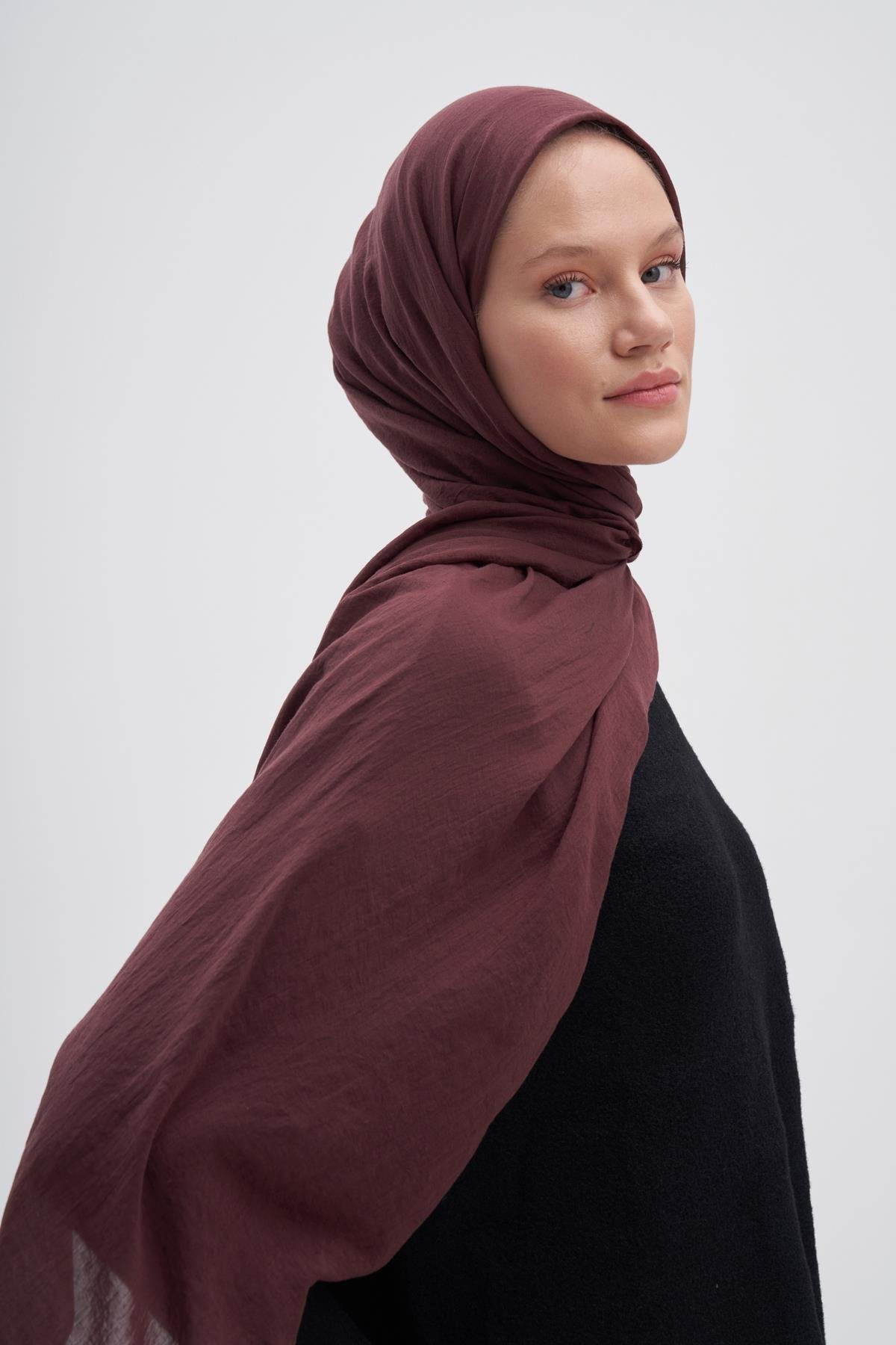 Organic Crinkled Scarf Reddish Brown