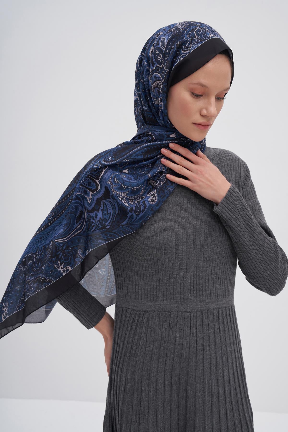Diamond Navy Nilla Cotton Scarf