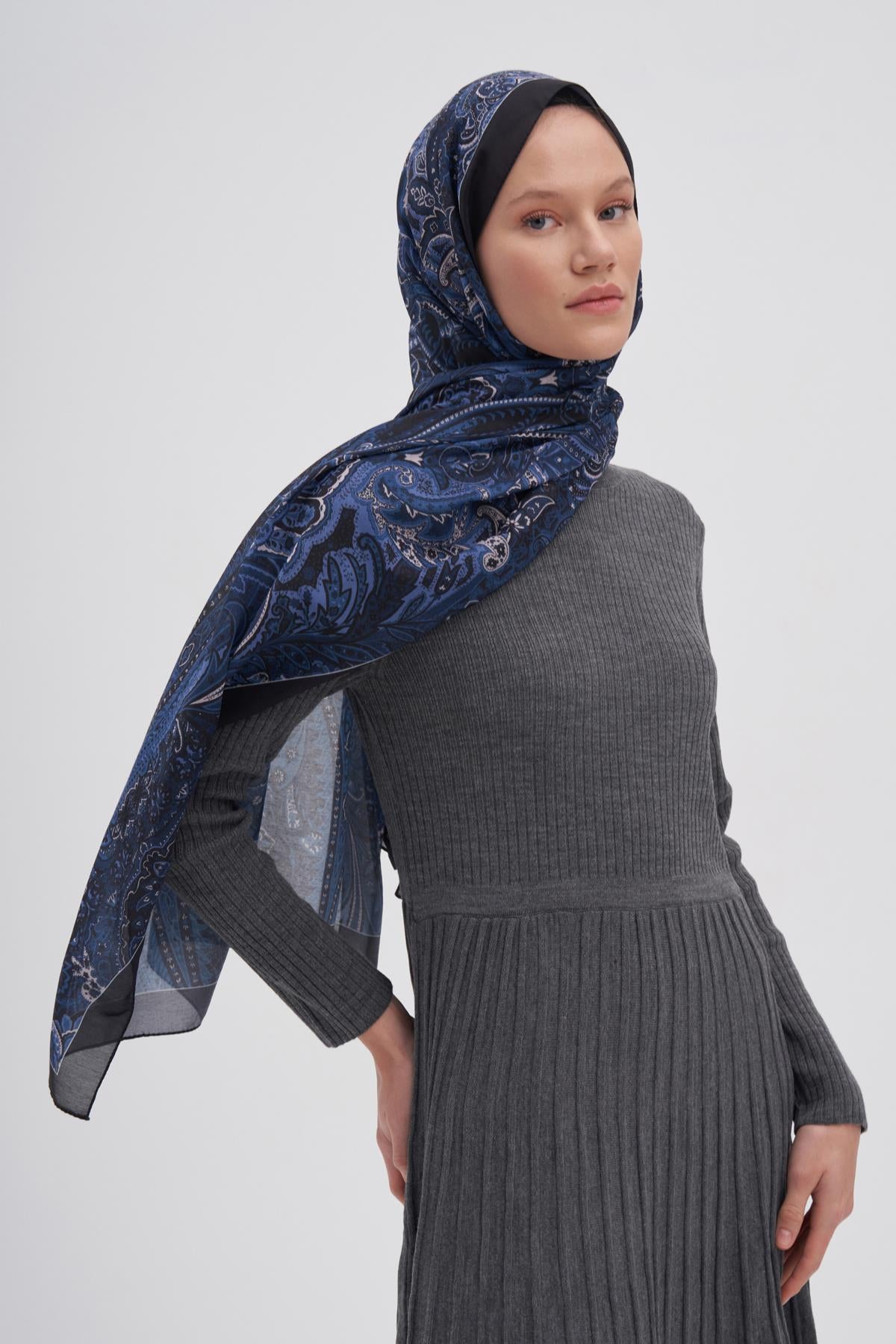 Diamond Navy Nilla Cotton Scarf