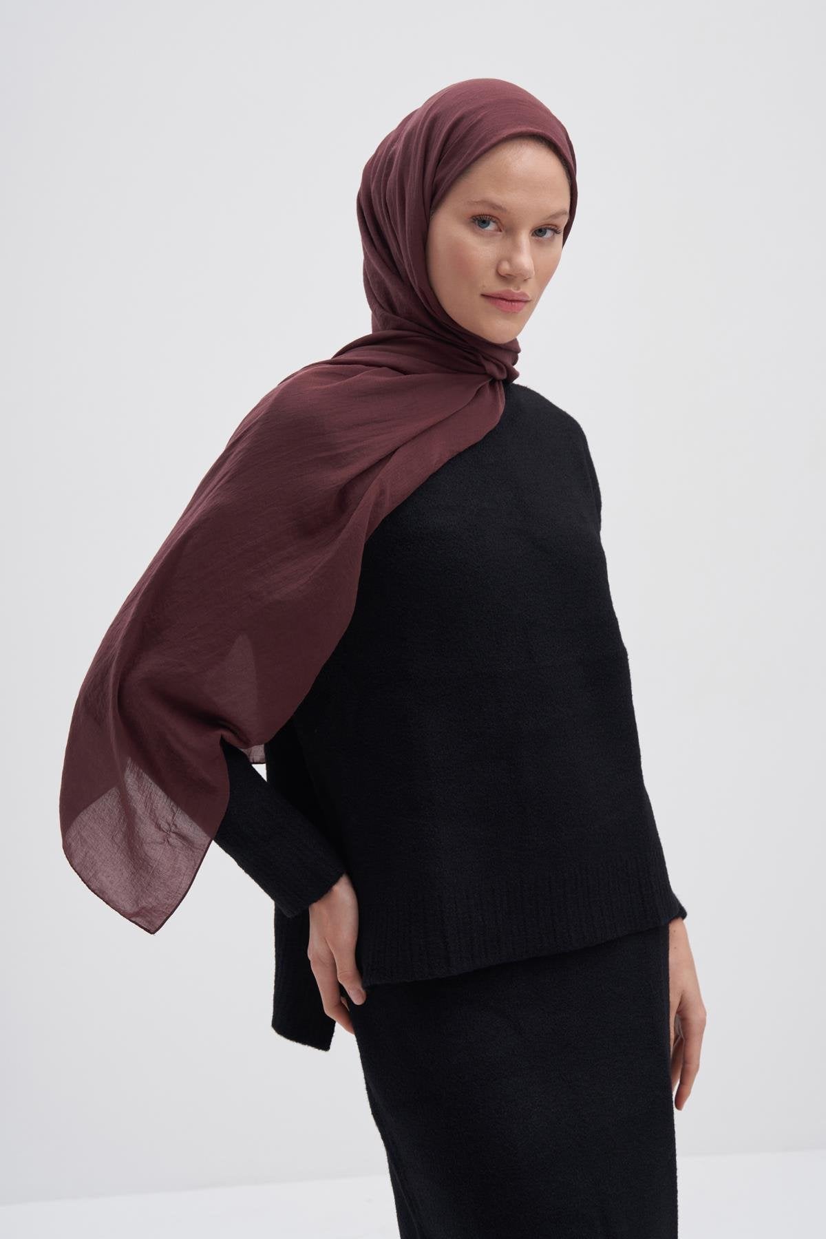 Organic Crinkled Scarf Reddish Brown