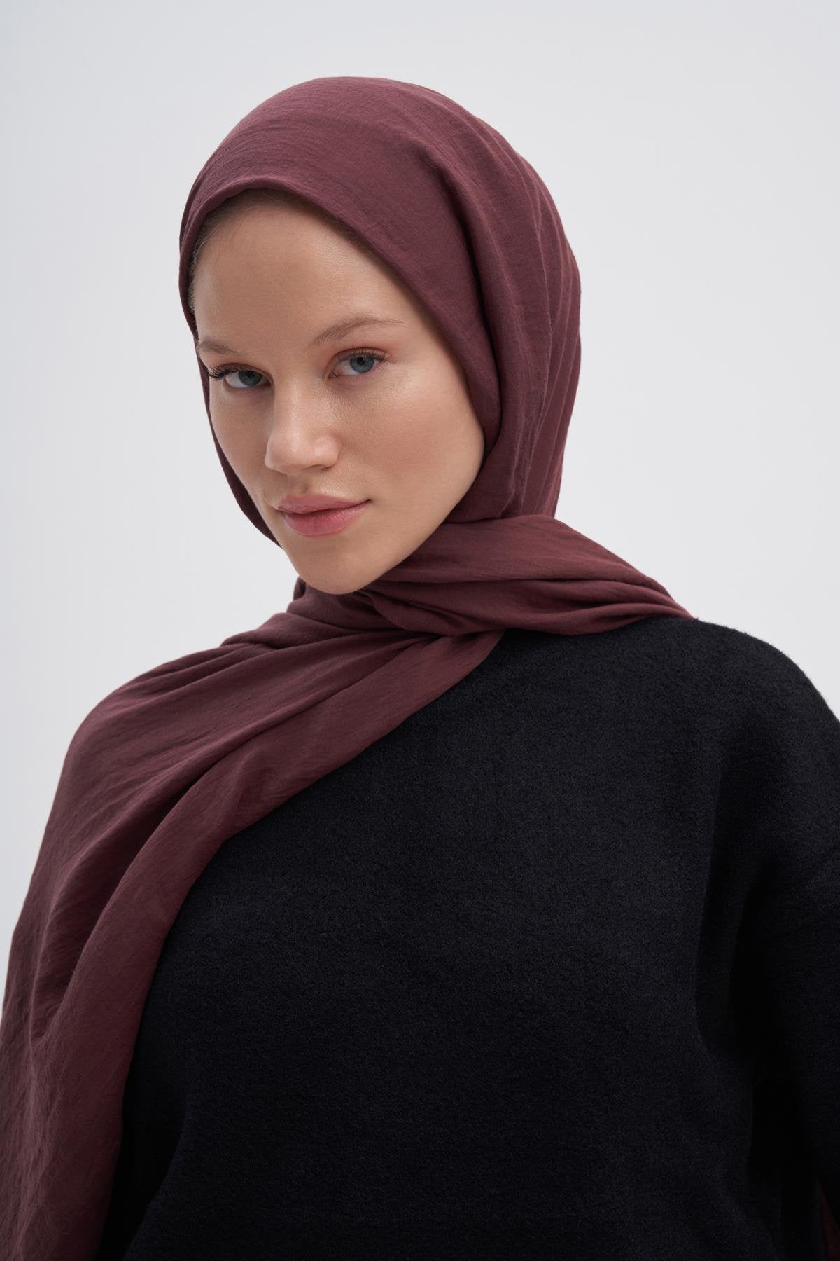 Organic Crinkled Scarf Reddish Brown