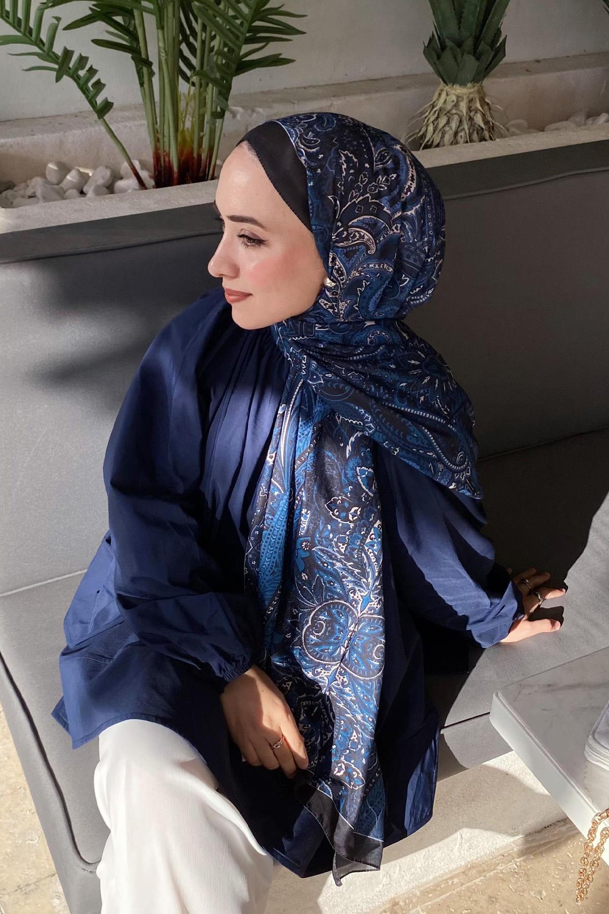 Diamond Navy Nilla Cotton Scarf