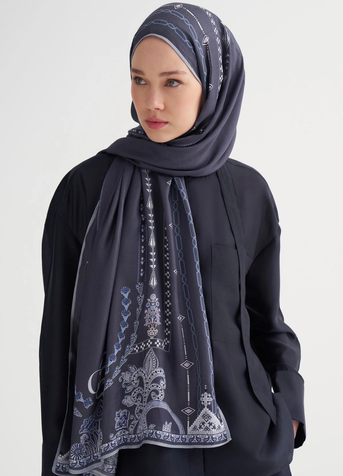 Saphira Incira Scarf