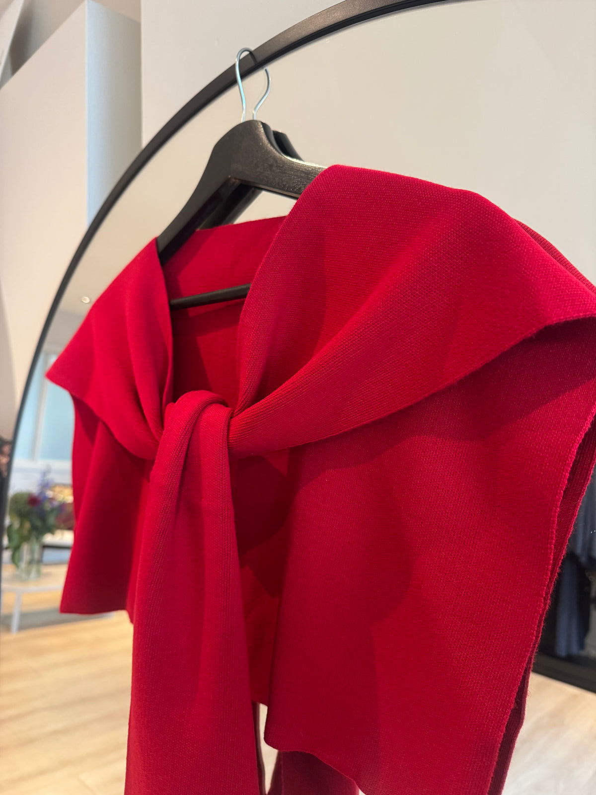 Knit shoulder shawl Red
