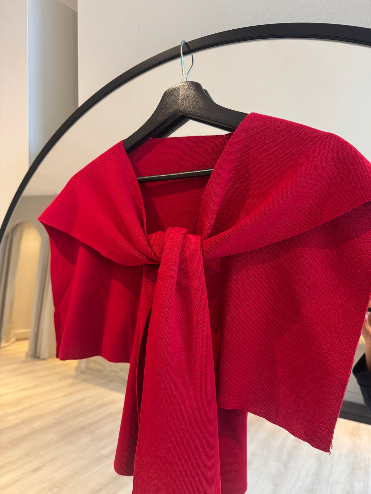 Knit shoulder shawl Red