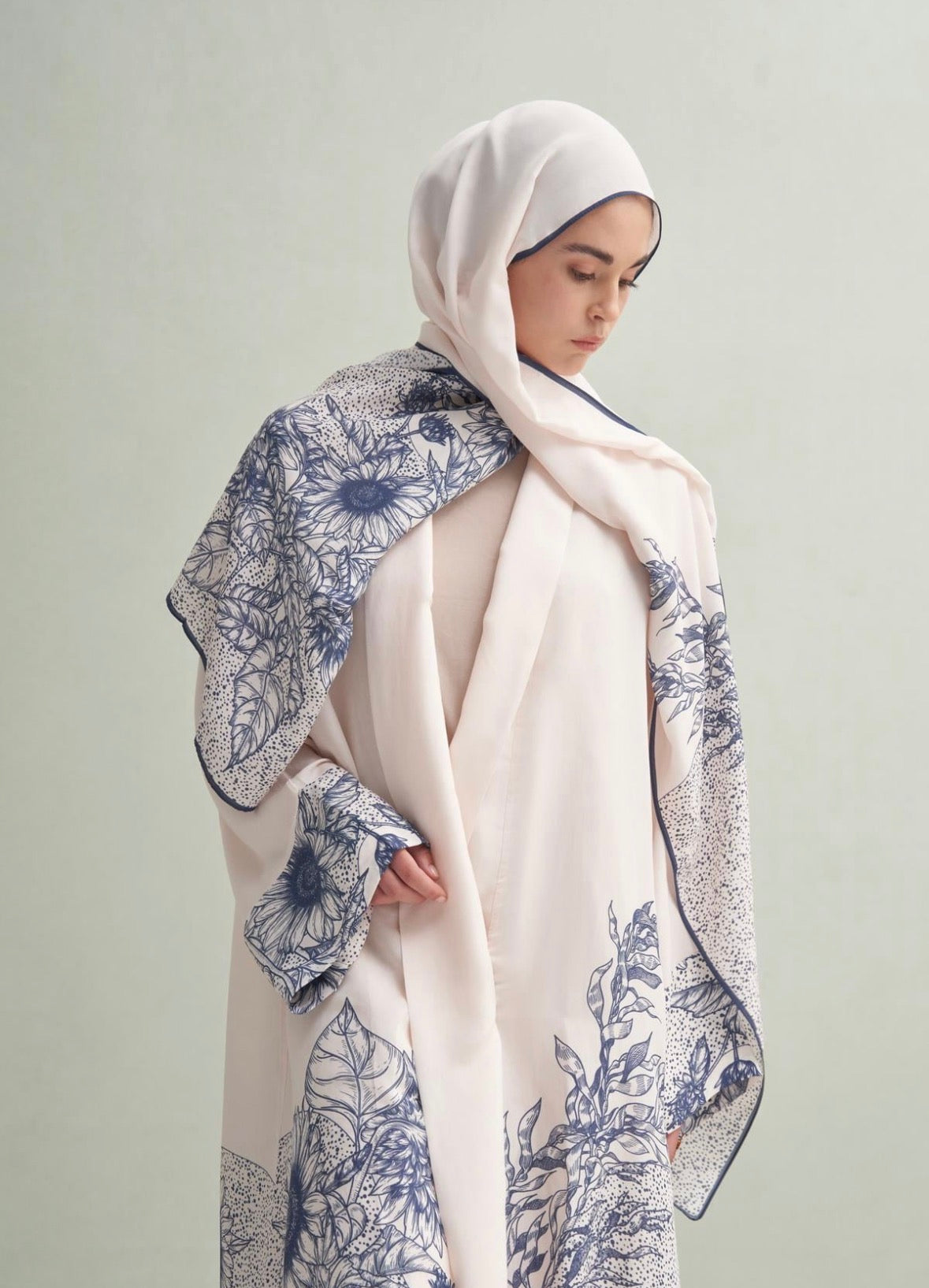 Navy Crème Abaya & Scarf